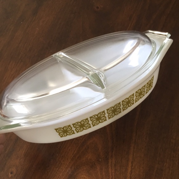 Vintage Pyrex 1.5 Qt. Divided Dish - Picture 1 of 16